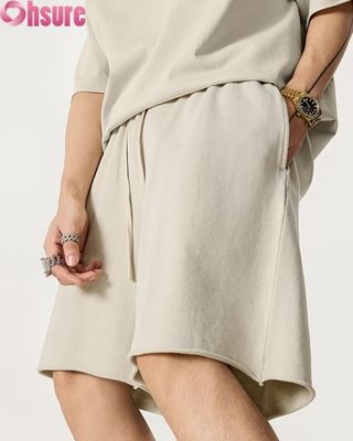 2025 Shorts de taille élastique en lin en coton pour hommes, convenables pour les voyages d'été et les vêtements décontractés quotidiens
