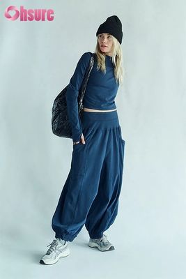 Haut de sport à manches longues pour femmes avec trou pour le pouce, moulant, léger, respirant, course à pied, vêtements de sport, couleur unie, ensemble crop top et jogging