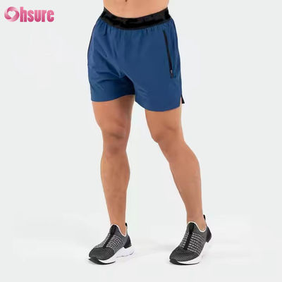 Logo personnalisé sur la ceinture Polyester Poches Split Hem Pour Hommes Sports Active Hommes Gymnastic Gymnastic Shorts pour hommes