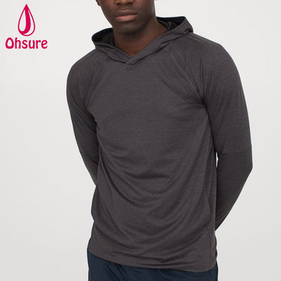 Vente à chaud Hoodie de yoga pour hommes à capuchon à mousse sèche à mailles enduites en capuchon régulier adapté à l'entraînement en salle de gym Logo personnalisé motif solide automne