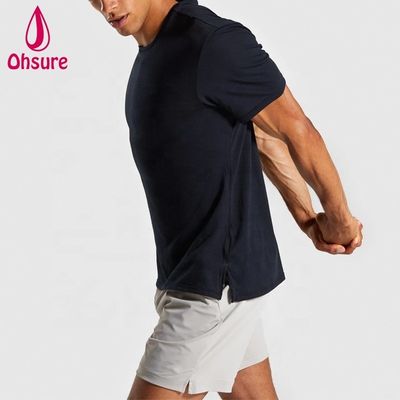 T-shirt sportif régulier Slim Fit Crew Neck Mens T-shirt de gym Muscle Wear Homme T-shirt de sport détendu avec fentes latérales Simple Casual Imprimé